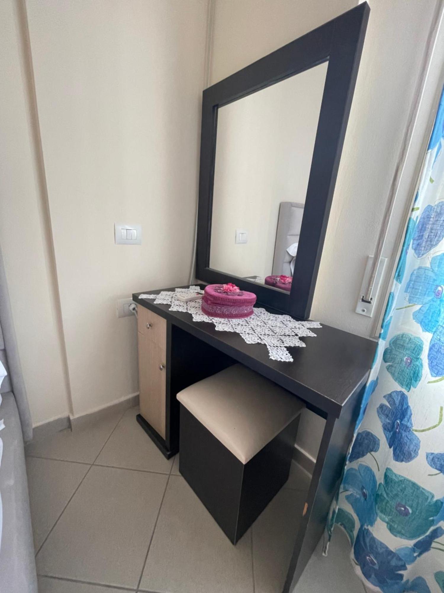 Central Apartament * Himara